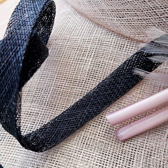 Y2K Cappelli Condici Pink Black Wide Brim Fascinator Hat Feathers L XL 25–26" - Picture 10 of 12